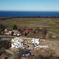 Luftbild von Golfvillen im Aufbau bei Ranzow